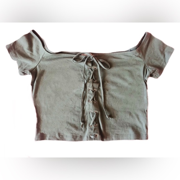 Charlotte Russe Women’s Lace-up Off-The-Shoulder Crop Top Short Sleeves T-shirt - Picture 1 of 5